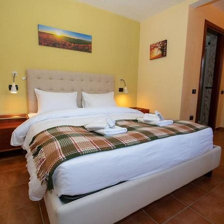 Villa Rina Deluxe And Cottage Porto Ceresio Exteriér fotografie