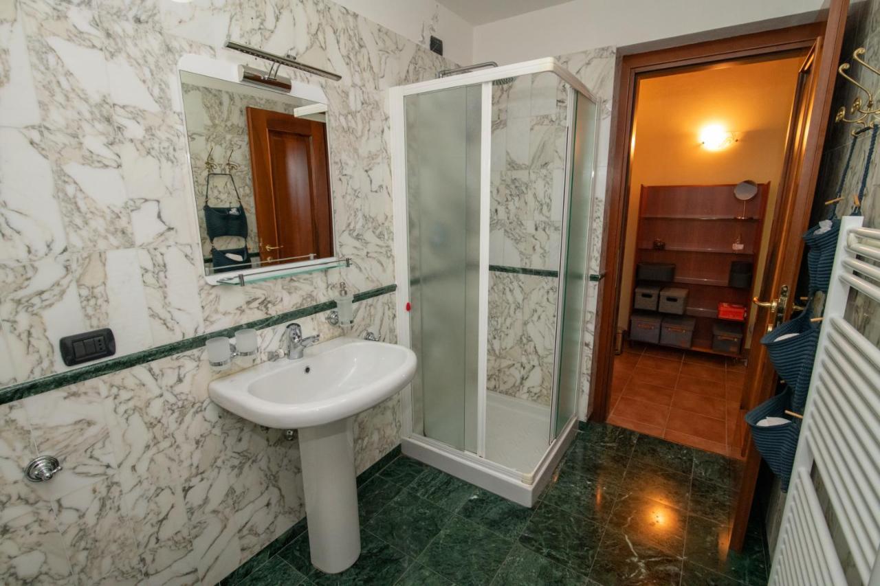 Villa Rina Deluxe And Cottage Porto Ceresio Exteriér fotografie